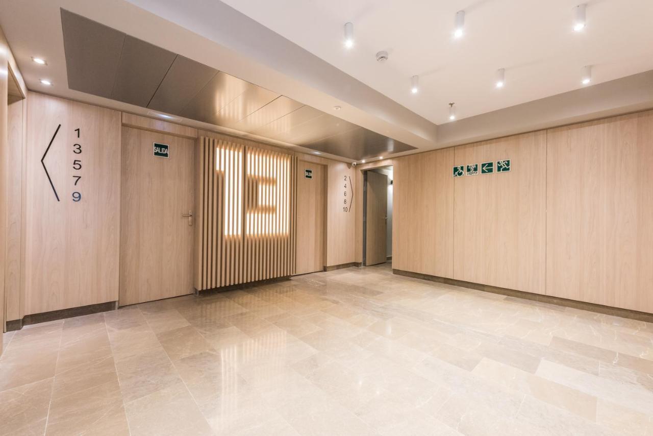 Appartamento Torre Madrid Boutique Esterno foto